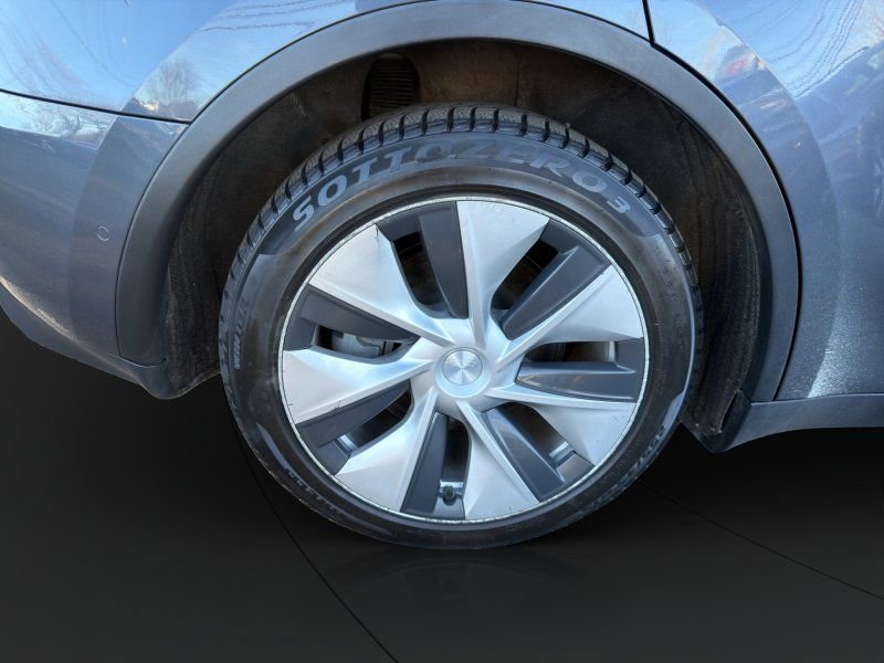 Used 2021 Tesla Model Y Long Range image 23