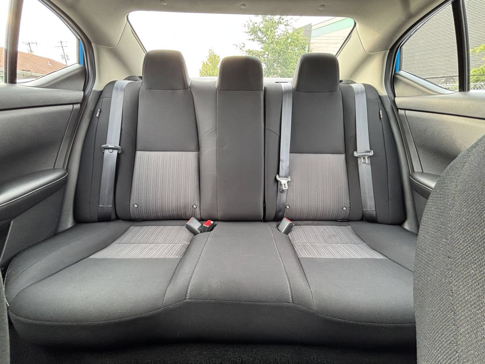 Used 2025 Nissan Sentra SV FWD image 31