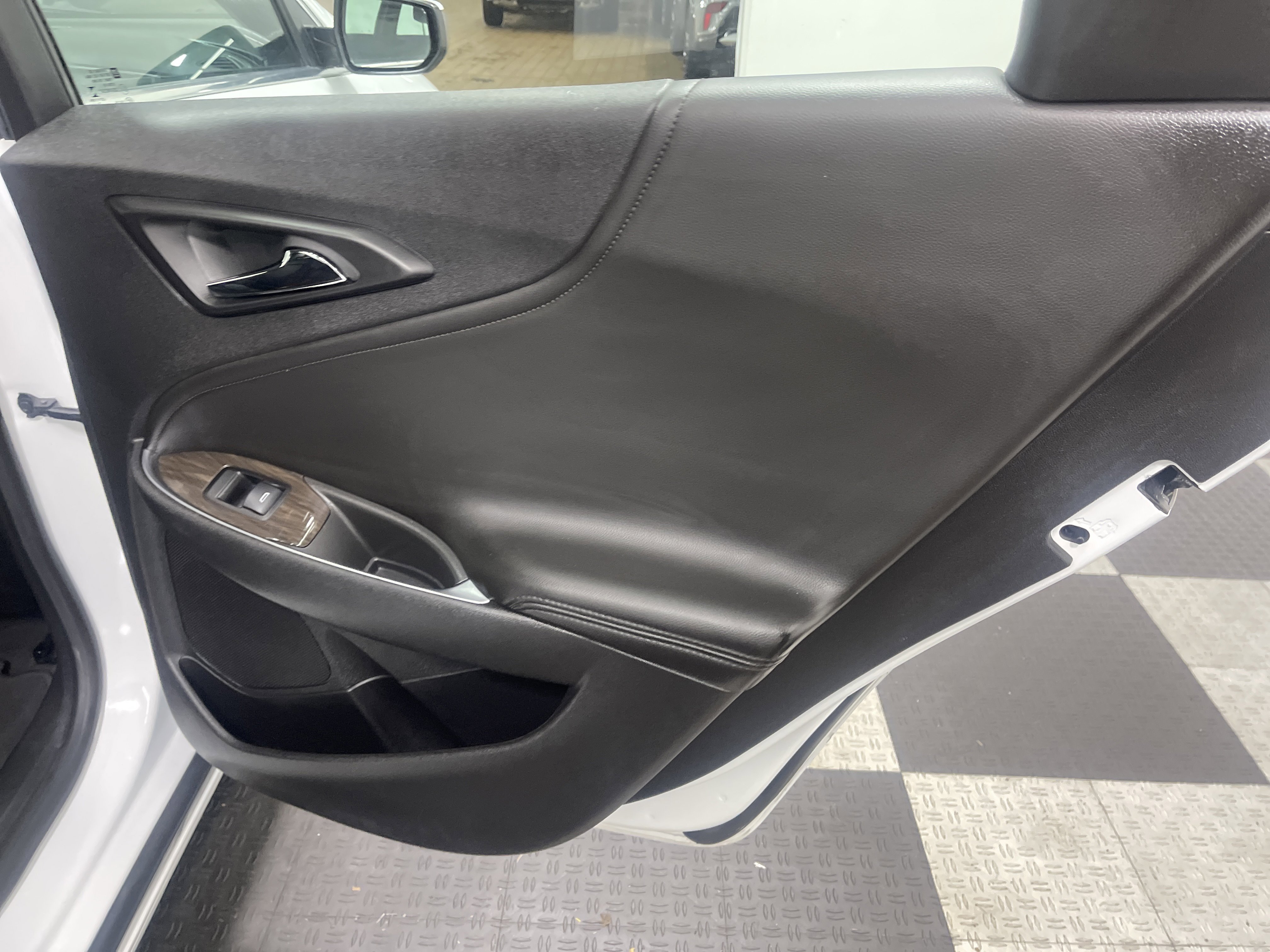 Used 2024 Chevrolet Malibu LT image 18