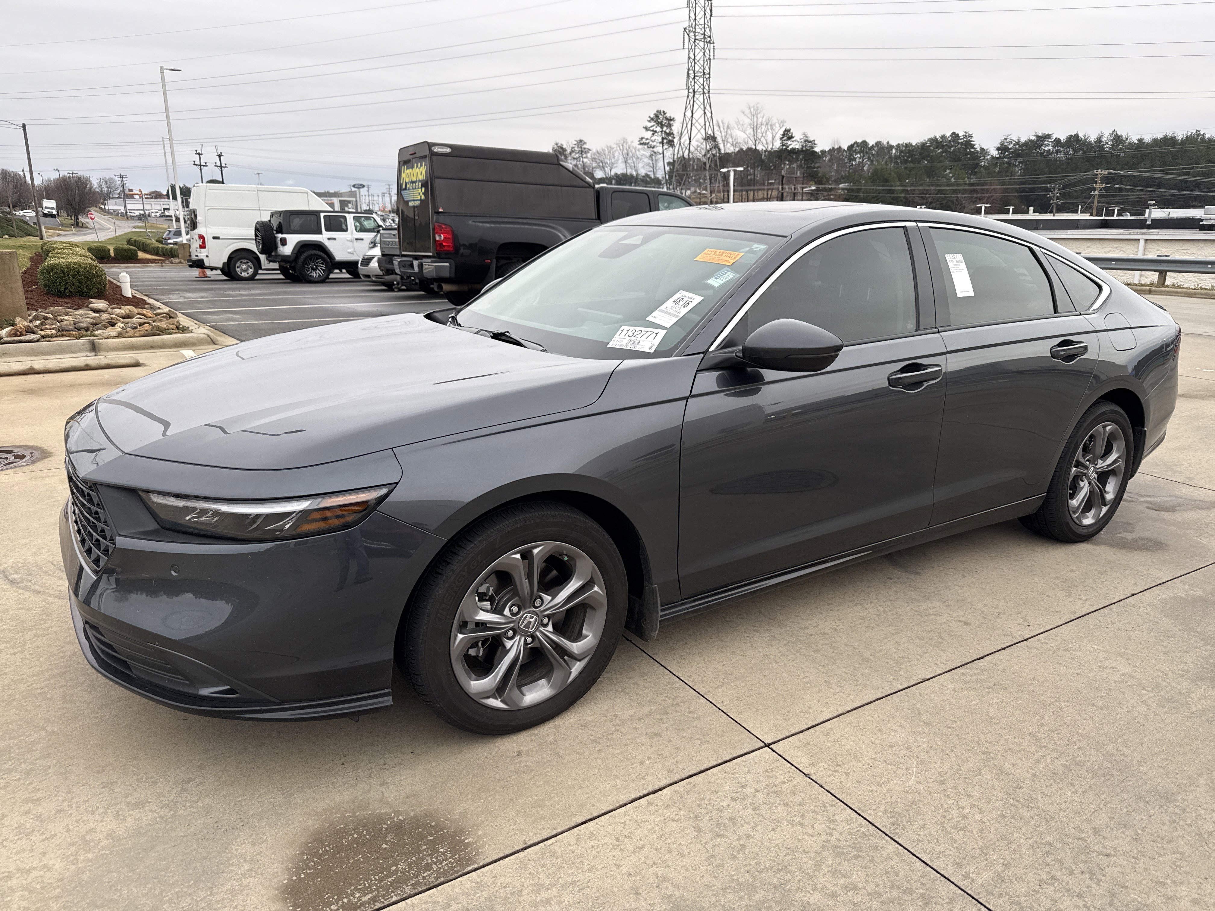 Used 2023 Honda Accord EX-L image 5