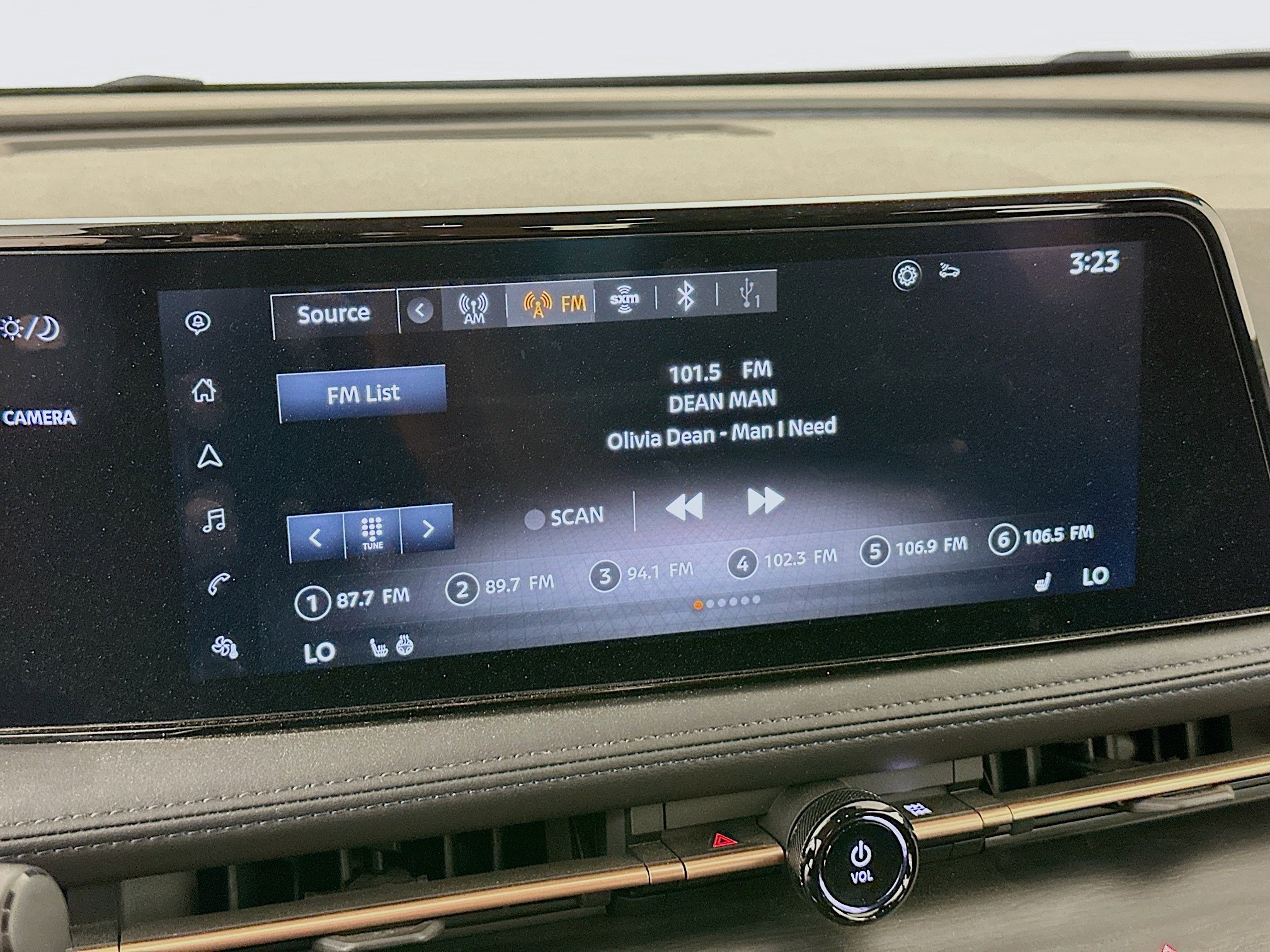 Used 2023 Nissan Ariya AWD image 21