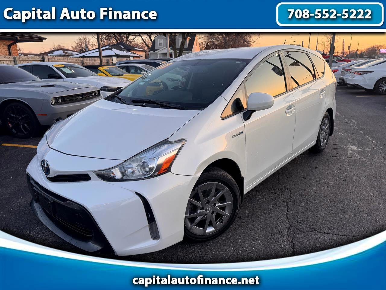 Used 2017 Toyota Prius V Three image 1