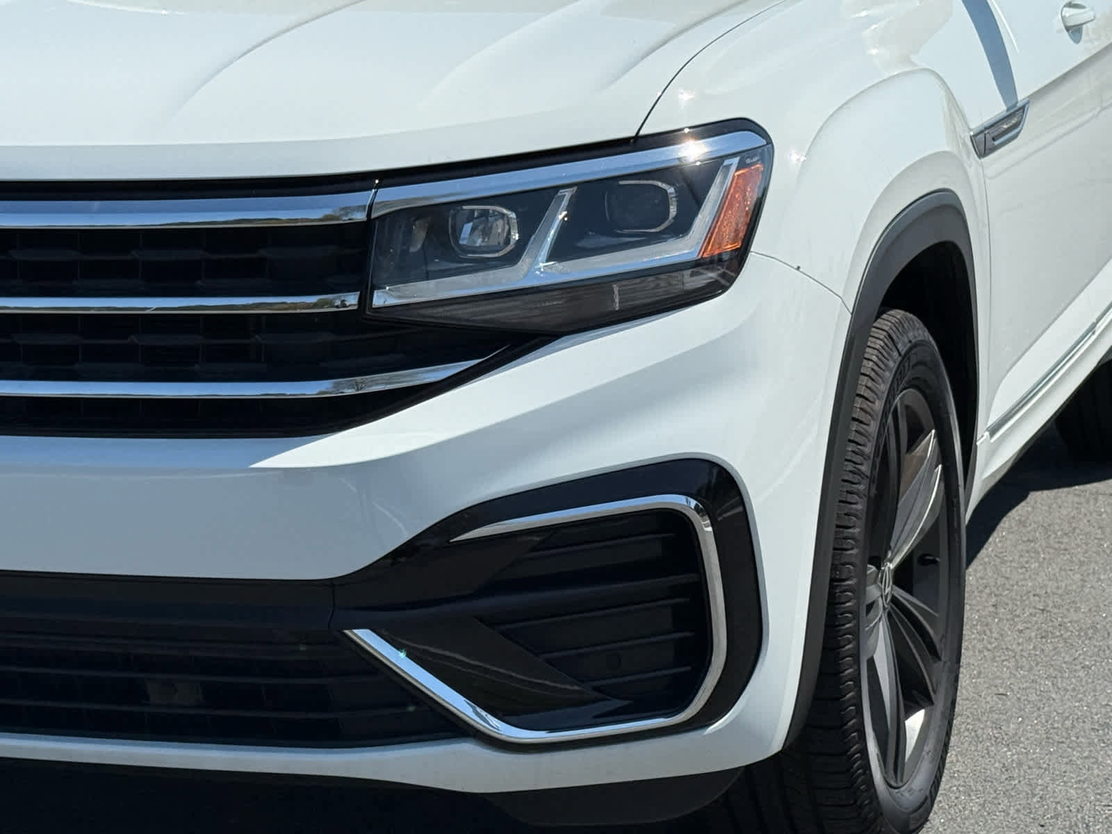 Used 2022 Volkswagen Atlas Cross Sport SEL R-Line image 10