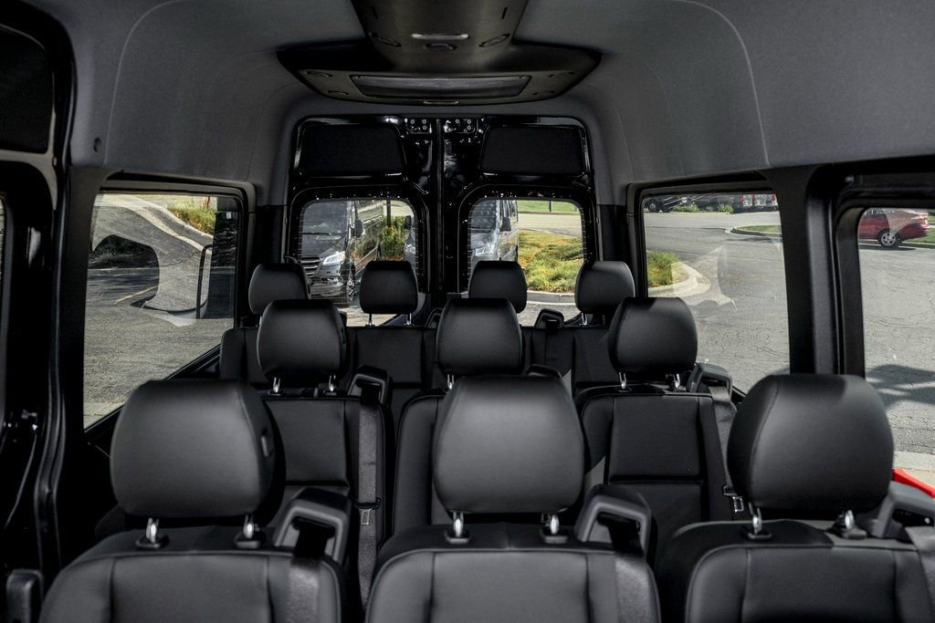 Used 2025 Mercedes-Benz Sprinter 2500 image 22