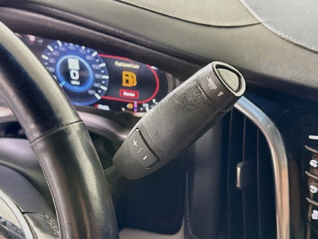 Used 2020 Cadillac Escalade Premium Luxury RWD image 19