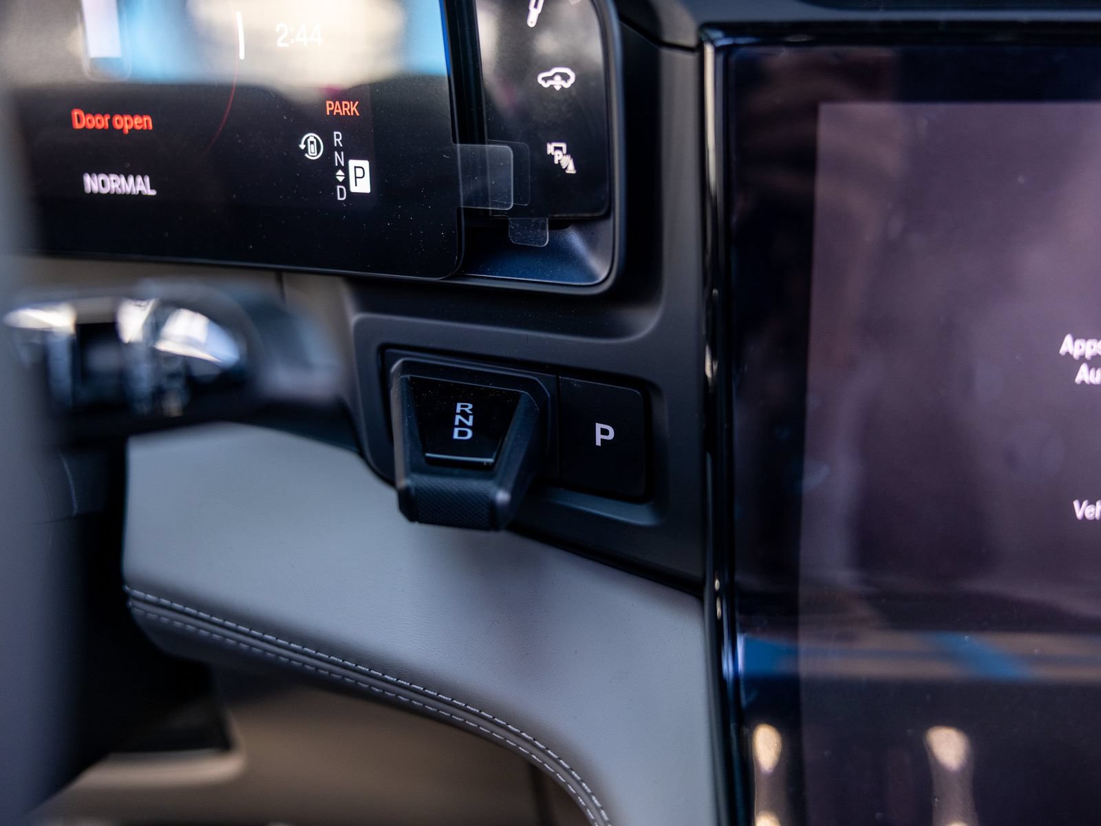 New 2026 Porsche Cayenne Electric AWD/4WD image 38