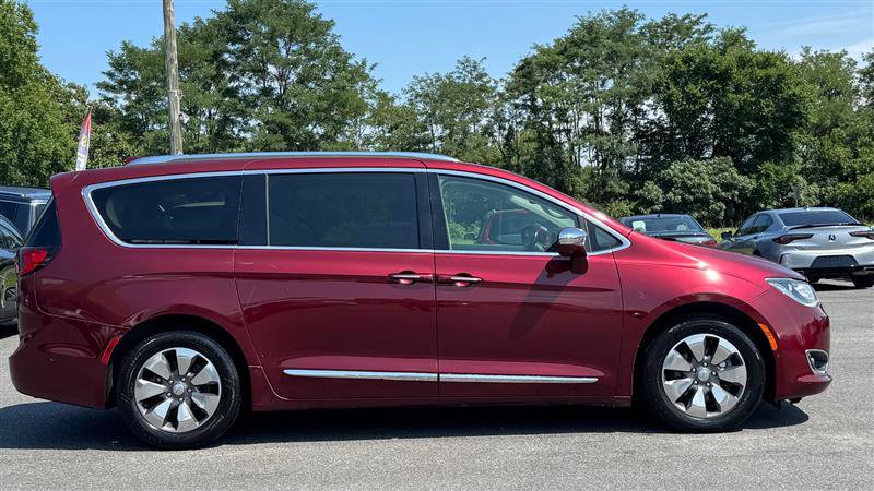 Used 2018 Chrysler Pacifica Limited w/ Advanced Safetytec Group FWD image 6