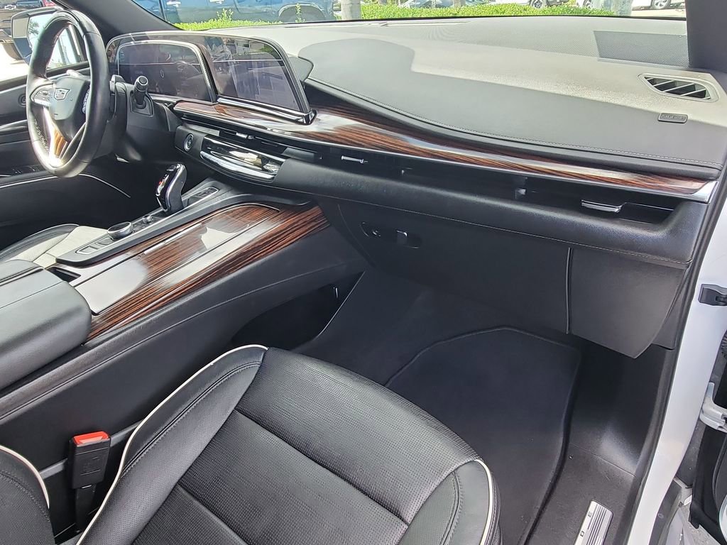 Certified 2022 Cadillac Escalade Premium Luxury image 29