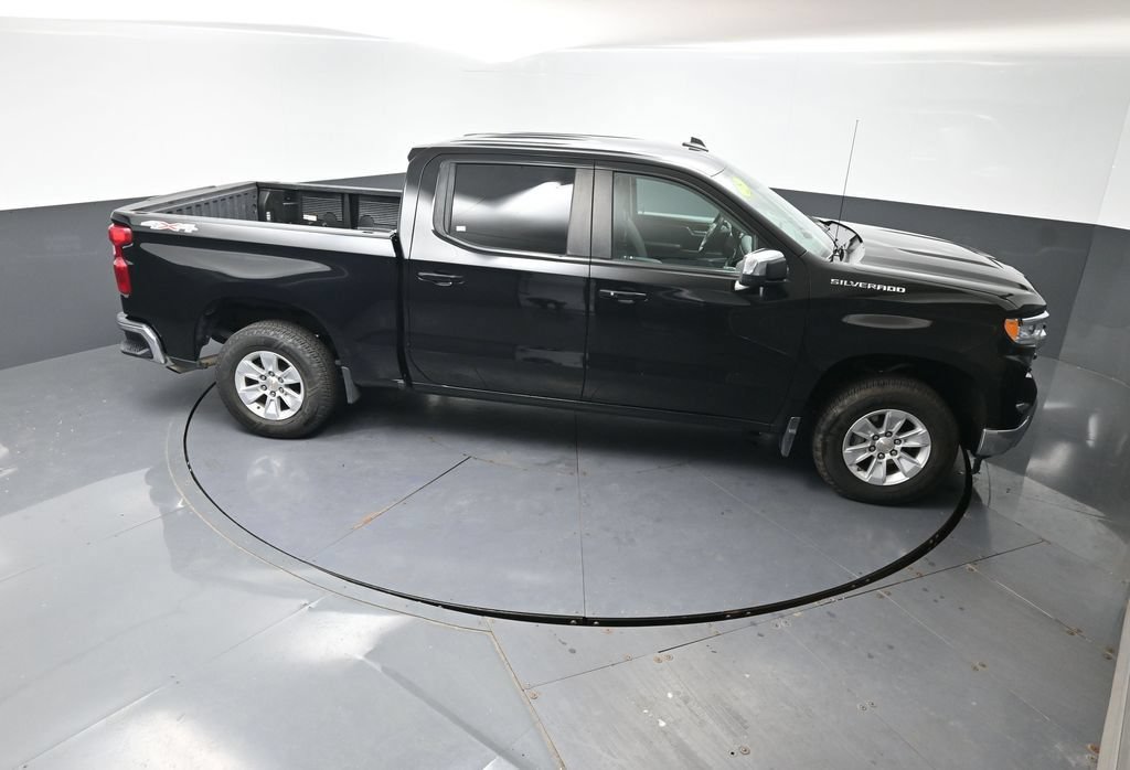 Used 2025 Chevrolet Silverado 1500 LT AWD/4WD image 41