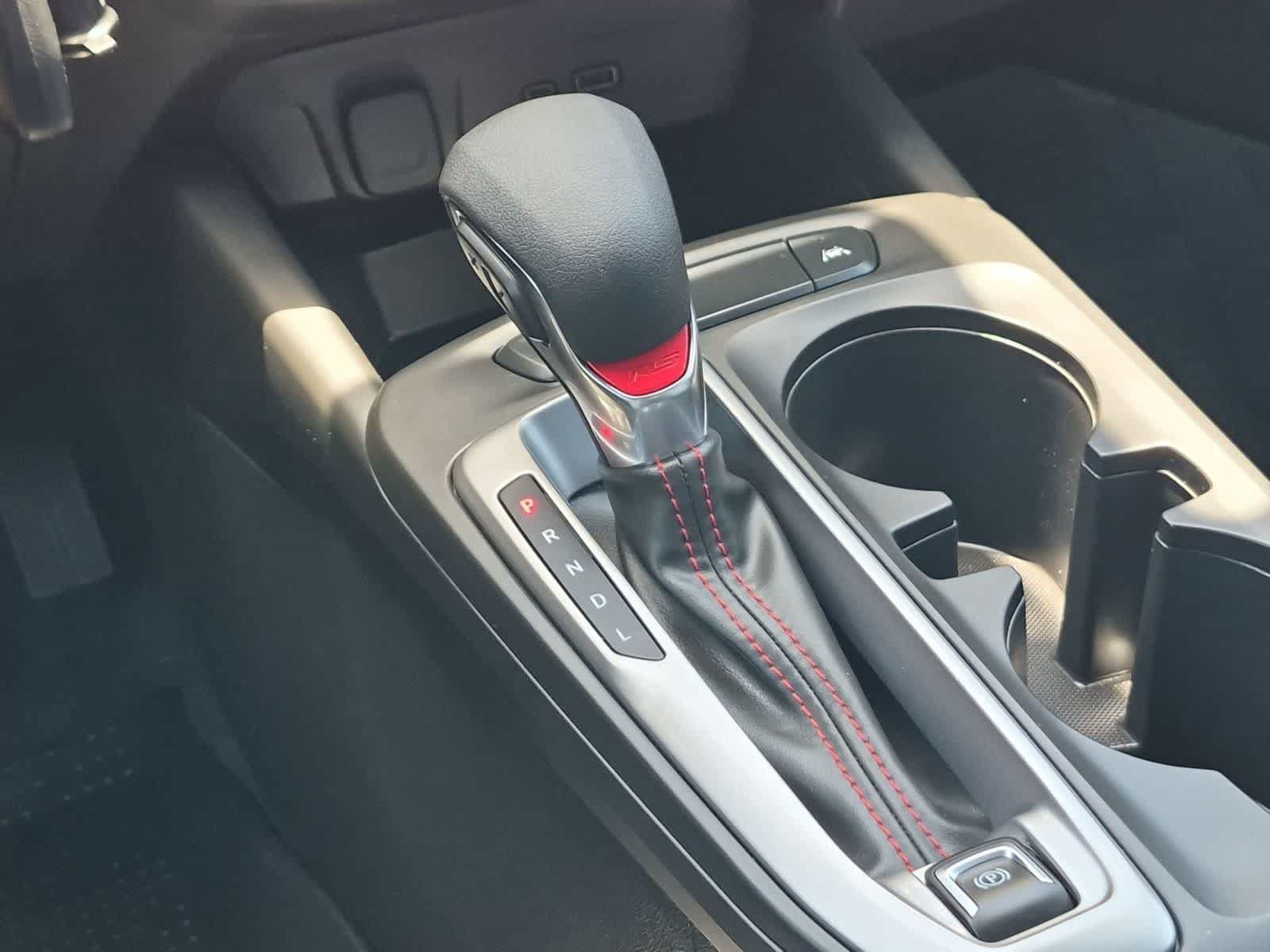 Used 2025 Chevrolet Trax RS FWD image 15