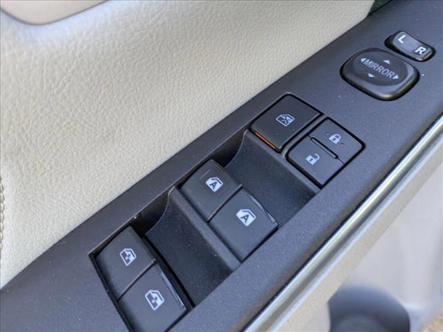 Used 2016 Toyota Camry XLE image 12