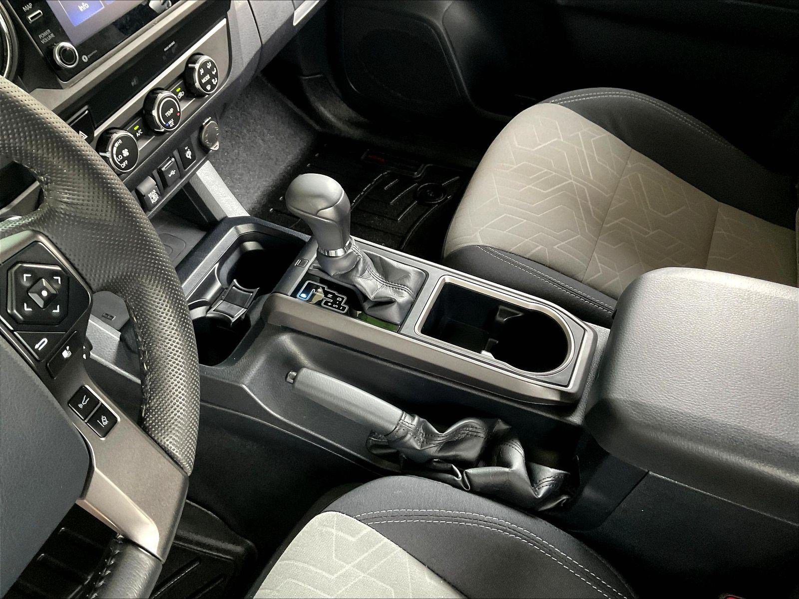 Used 2020 Toyota Tacoma TRD Off-Road w/ Technology Package AWD/4WD image 19