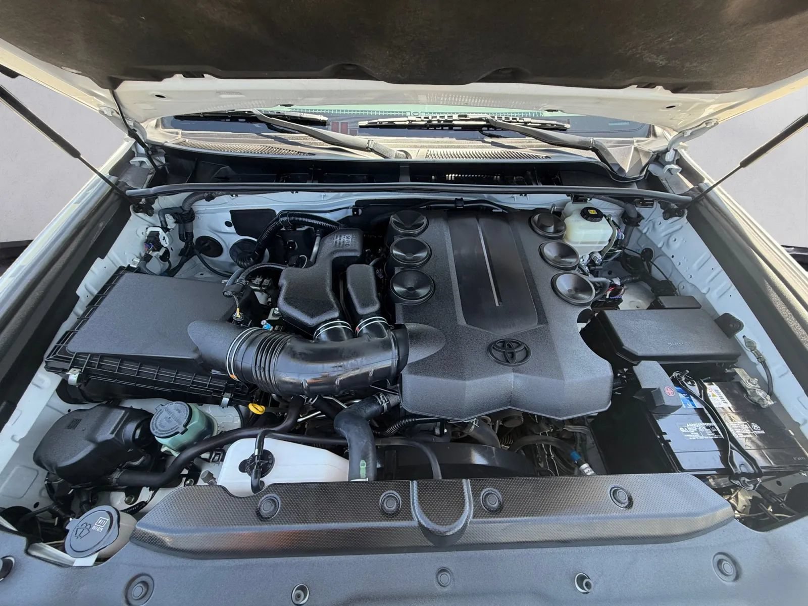 Used 2017 Toyota 4Runner SR5 AWD/4WD image 36