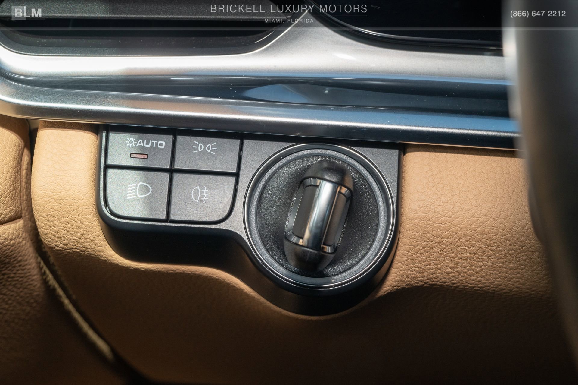 Used 2022 Porsche Panamera image 28