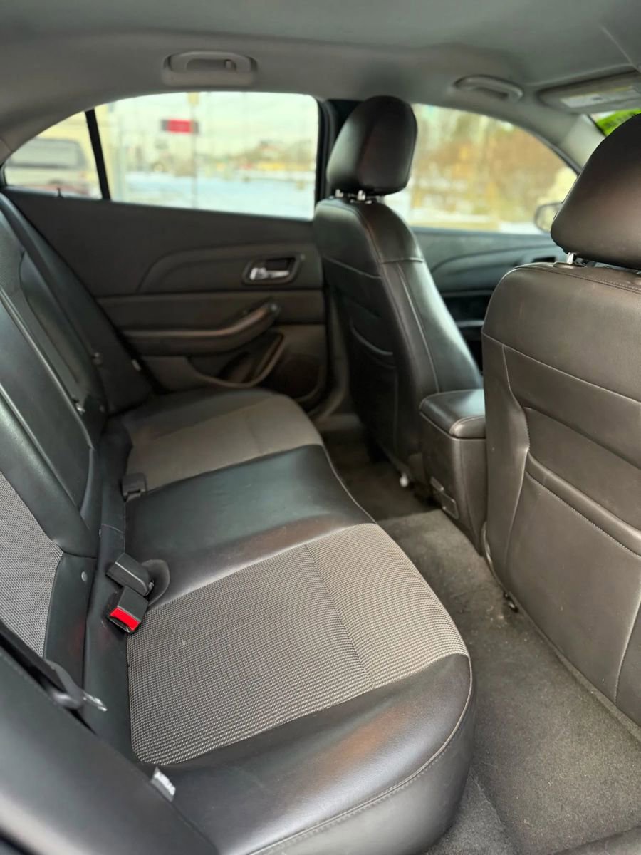 Used 2015 Chevrolet Malibu LT image 14