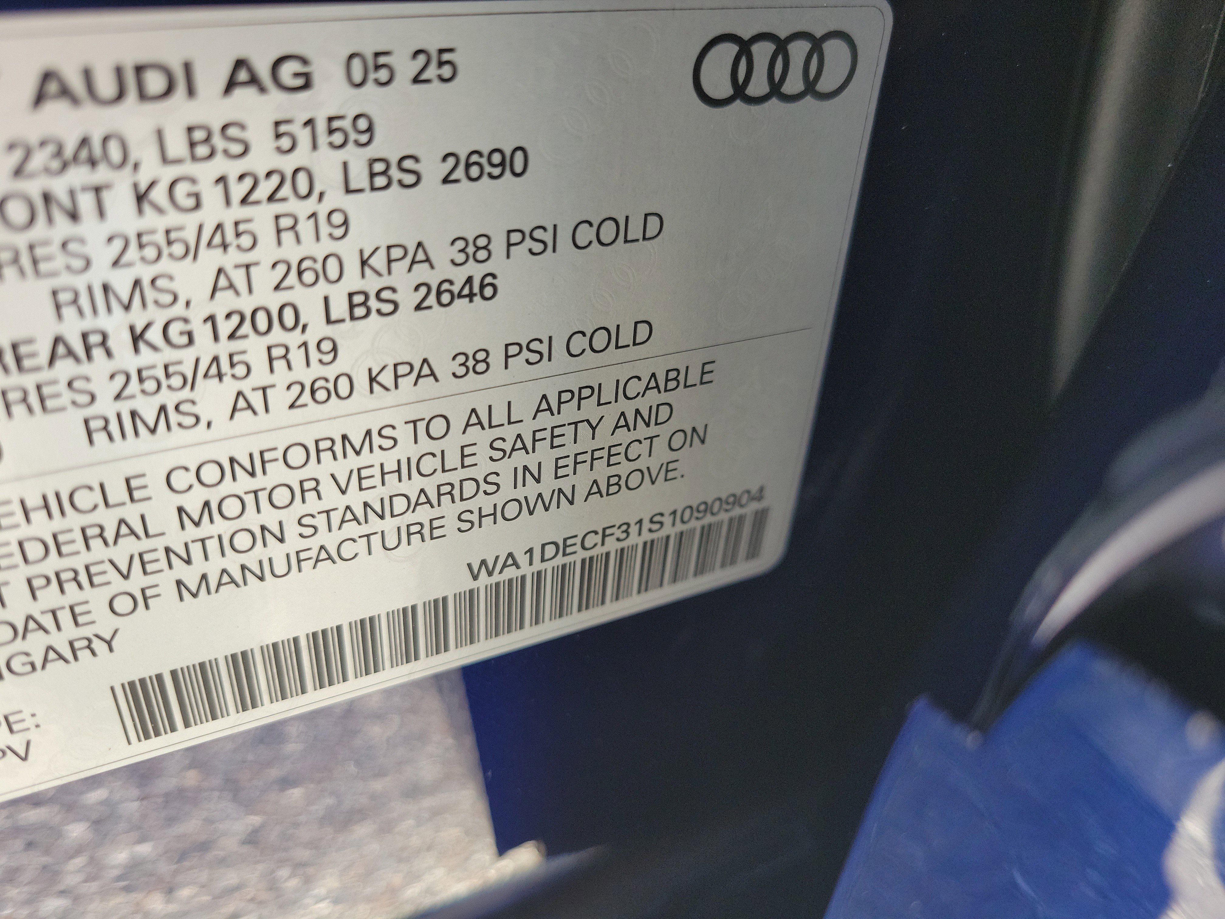 Certified 2025 Audi Q3 2.0T Premium w/ Convenience Package AWD/4WD image 33