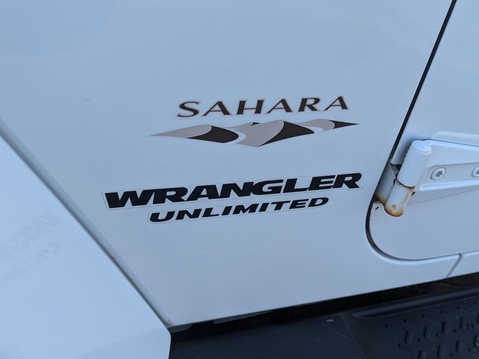 Used 2017 Jeep Wrangler Unlimited Sahara image 30