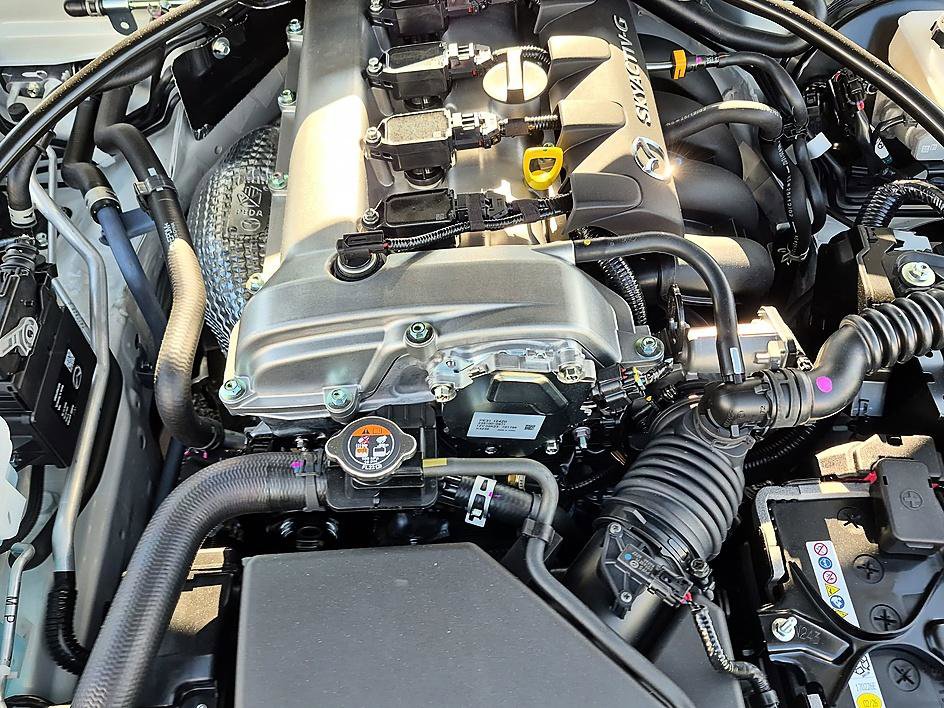New 2026 MAZDA MX-5 Miata Club w/ Interior Package RWD image 34