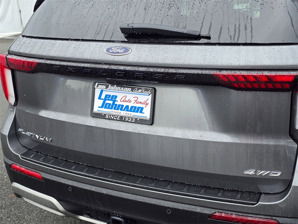 Used 2025 Ford Explorer Platinum image 12
