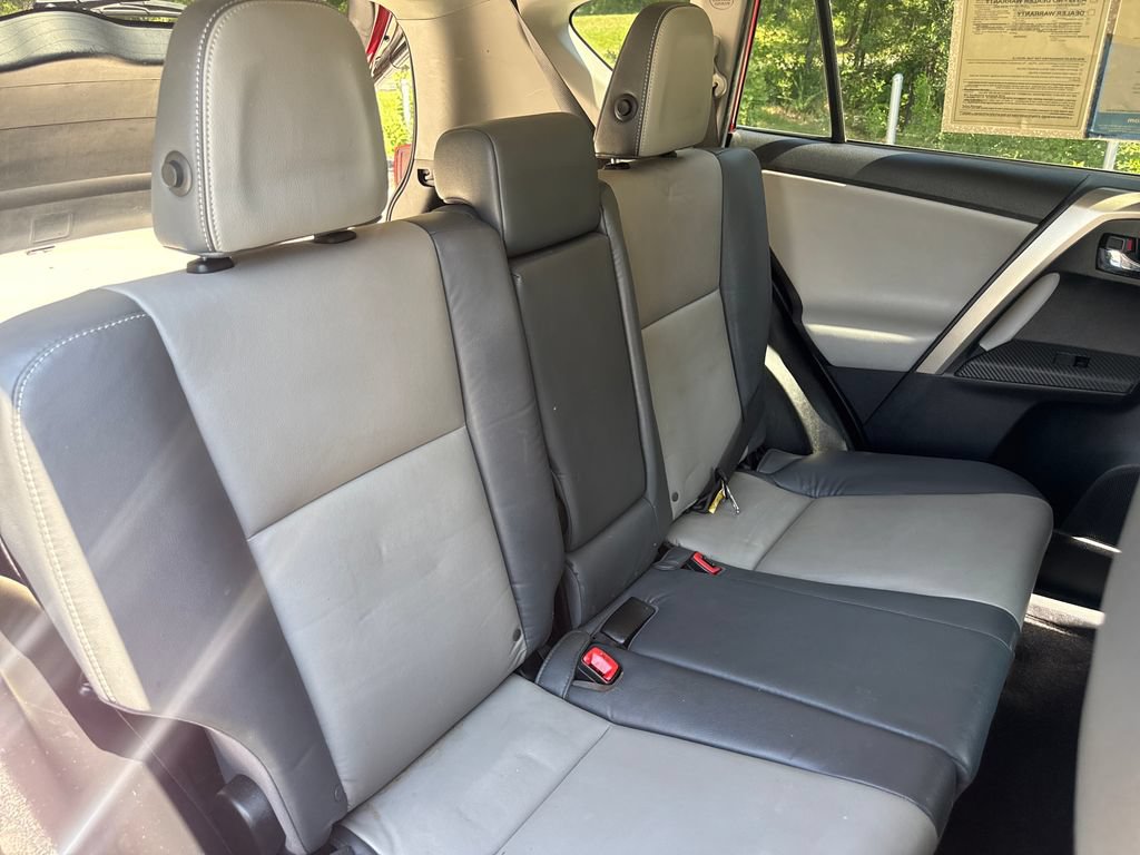 Used 2015 Toyota RAV4 Limited w/ Technology Package FWD image 33