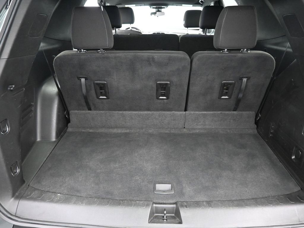 Used 2022 Chevrolet Traverse LT image 14