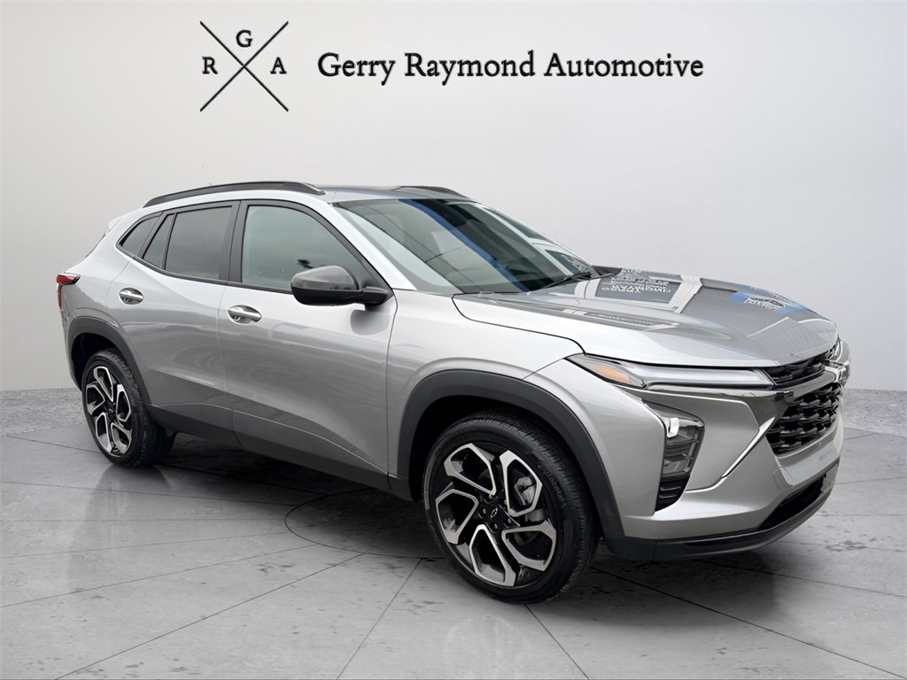 Used 2025 Chevrolet Trax RS w/ Driver Confidence Package image 1