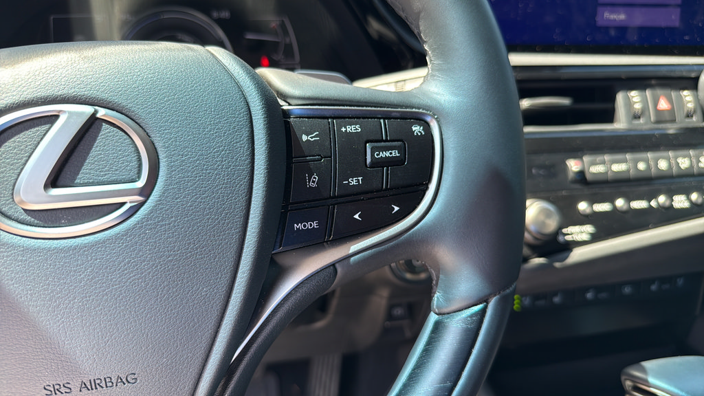 Used 2024 Lexus ES 300h w/ Technology Package FWD image 26
