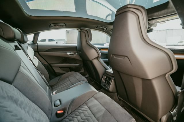 Used 2022 Audi e-tron GT Premium Plus AWD/4WD image 20