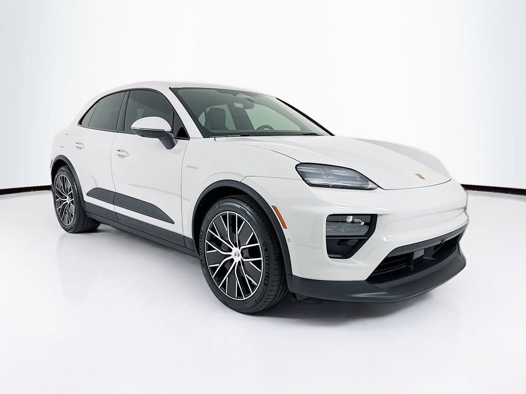 New 2026 Porsche Macan Electric RWD image 7