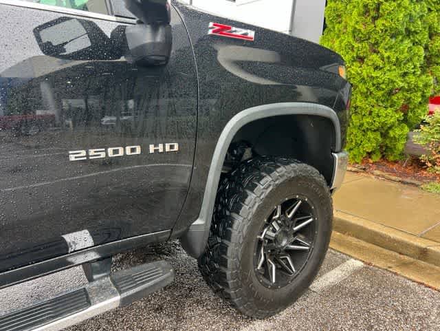 Used 2020 Chevrolet Silverado 2500 LTZ w/ LTZ Convenience Package AWD/4WD image 13