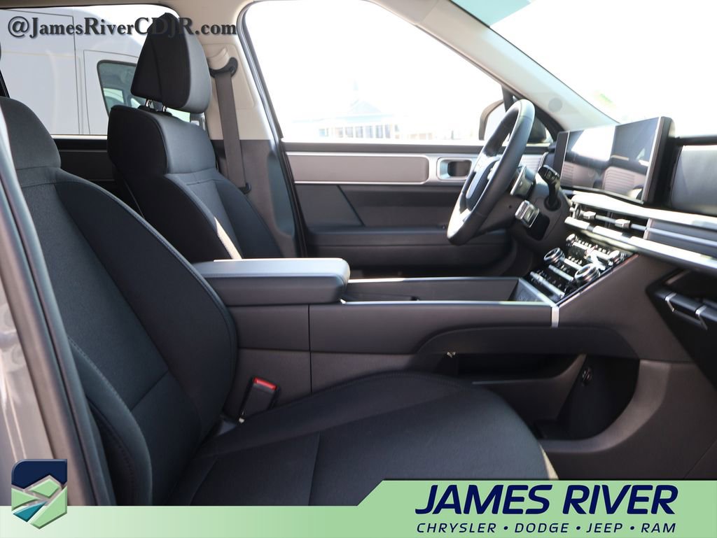 Used 2026 Hyundai Santa Fe SE image 9