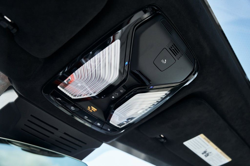 Used 2024 BMW ALPINA XB7 image 96