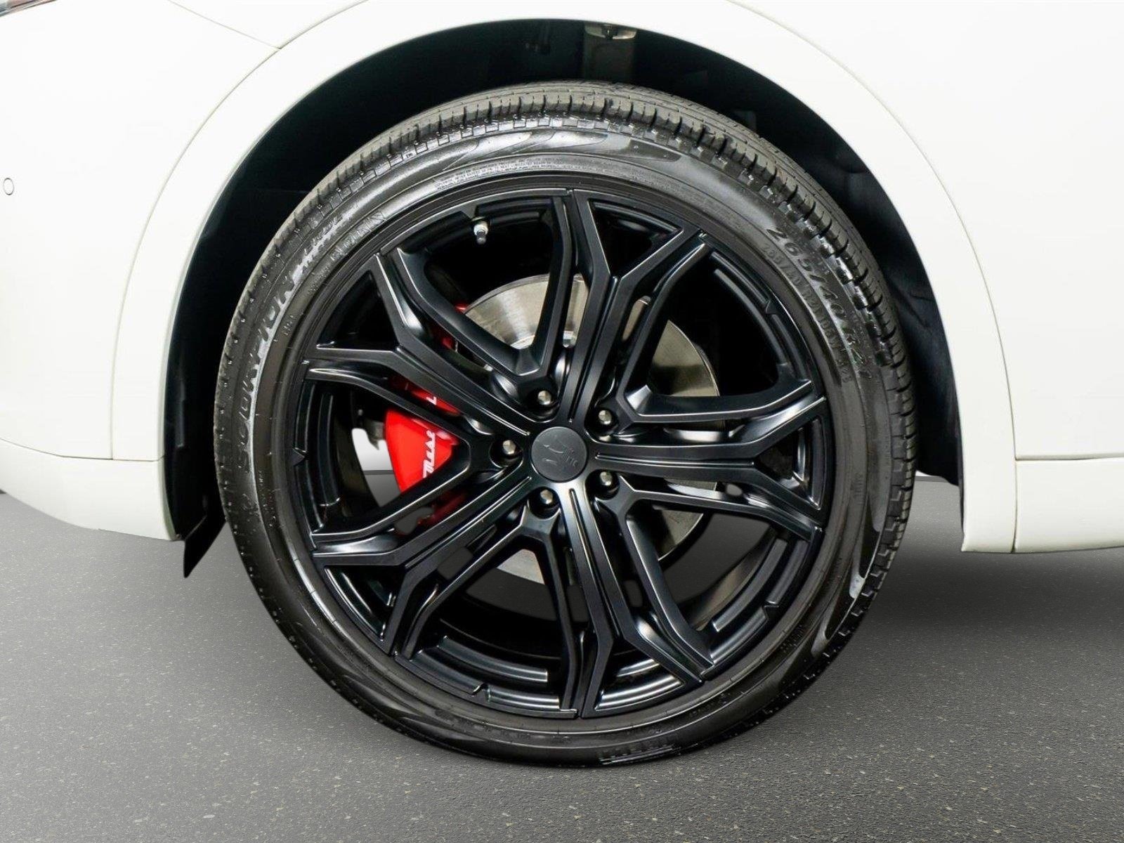 Used 2023 Maserati Levante GT AWD/4WD image 17