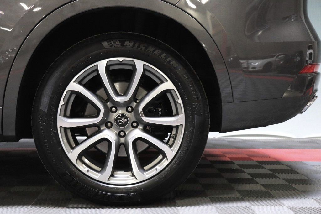 Used 2021 Maserati Levante S AWD/4WD image 82