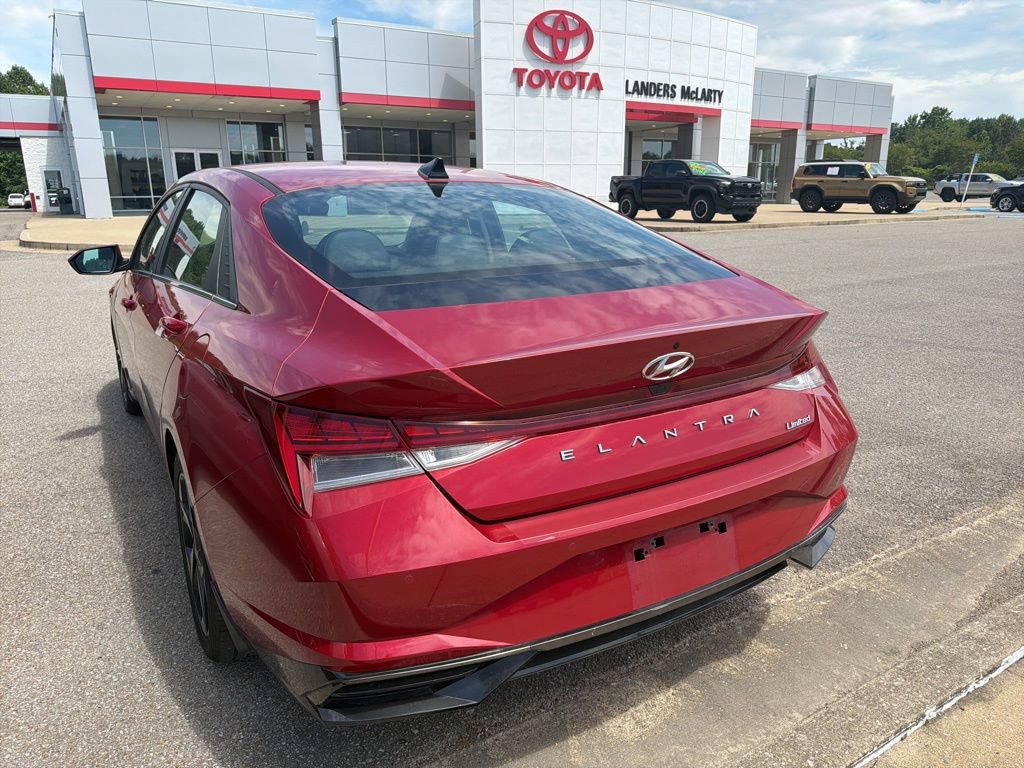 Used 2023 Hyundai Elantra Limited FWD image 6