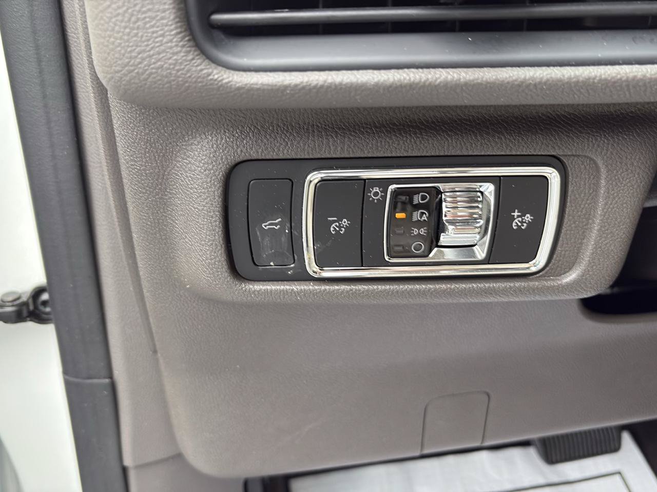 Used 2022 Lincoln Corsair AWD w/ Equipment Group 101A image 17