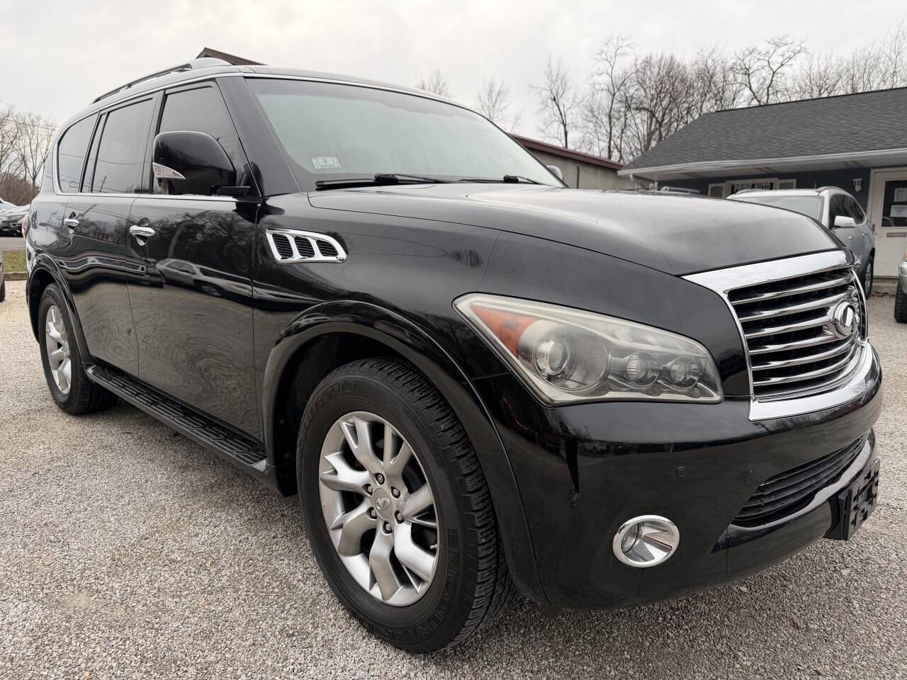 Used 2011 INFINITI QX56 Base 4x4 4dr SUV w/ Theater Pkg image 6