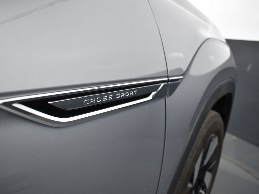 Used 2024 Volkswagen Atlas Cross Sport SE image 32