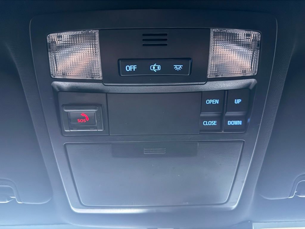 Used 2021 Toyota Tacoma Limited image 35