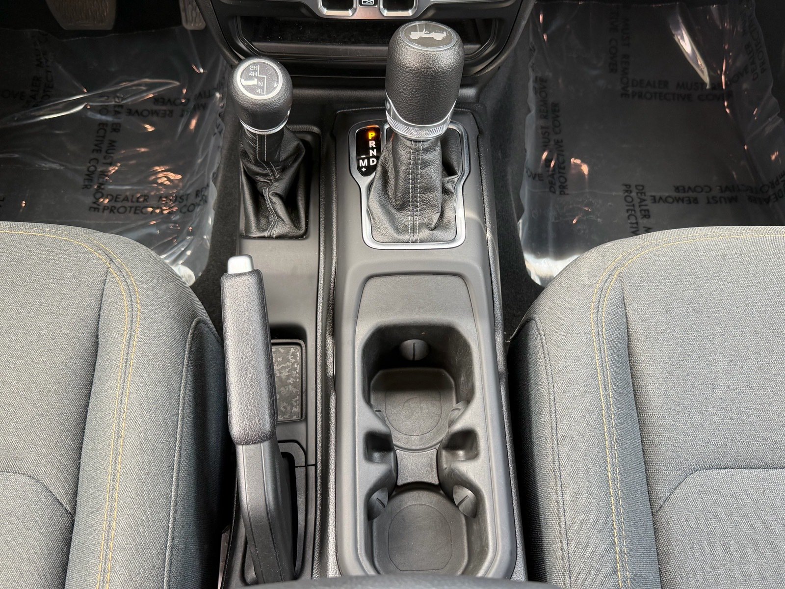 Used 2025 Jeep Wrangler Unlimited Sahara AWD/4WD image 17