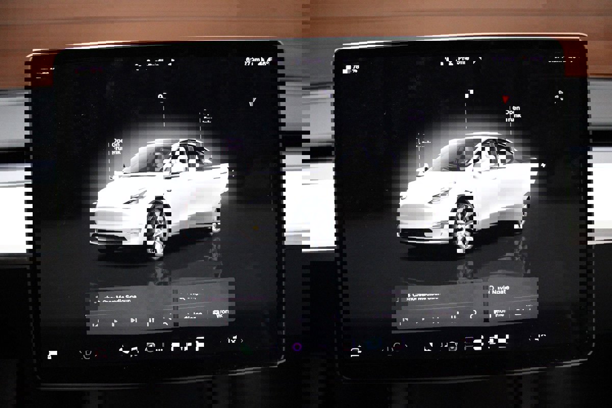 Used 2022 Tesla Model Y Long Range image 37