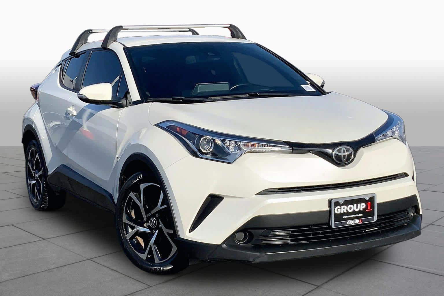 Used 2019 Toyota C-HR XLE FWD image 3