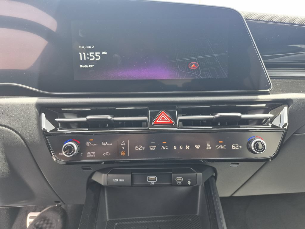 New 2026 Kia Niro Wave w/ Wave Preserve Package FWD image 8