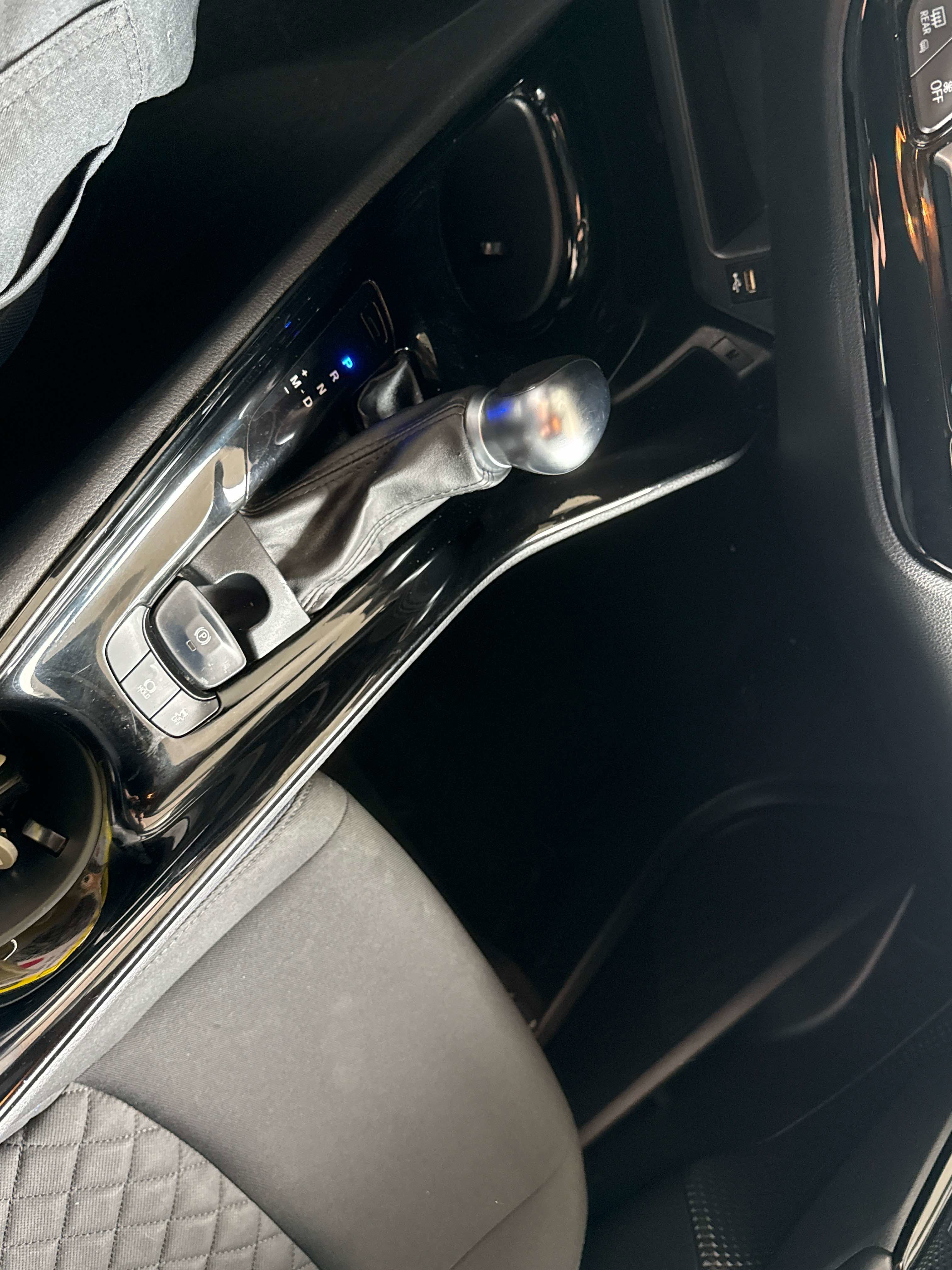 Used 2022 Toyota C-HR XLE FWD image 20