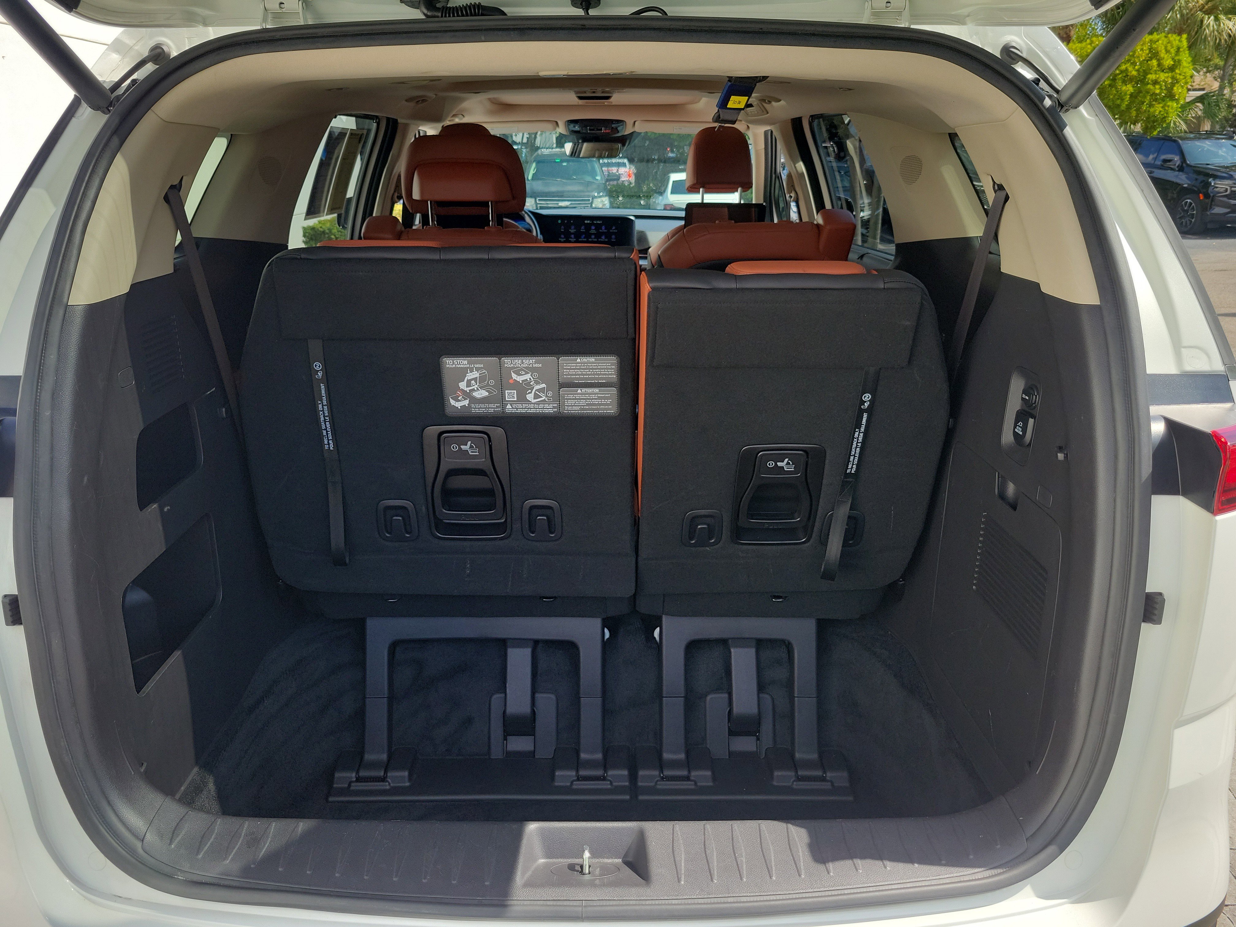 Used 2024 Kia Carnival SX Prestige FWD image 8