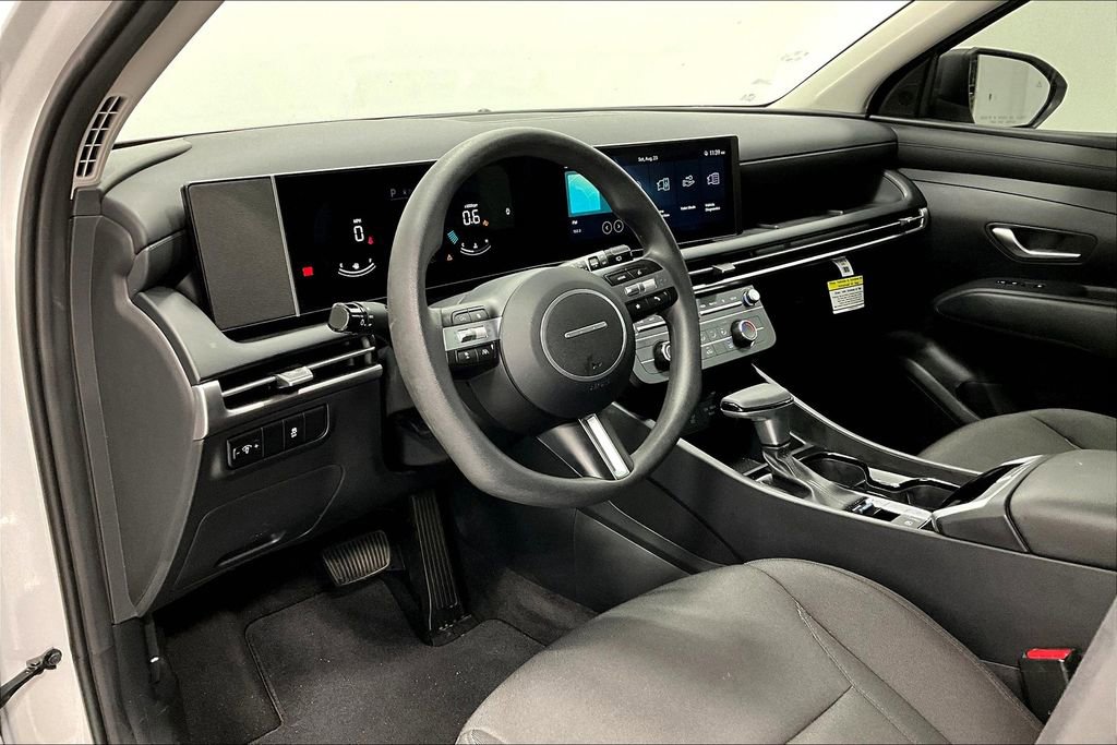 Used 2025 Hyundai Tucson SE image 16