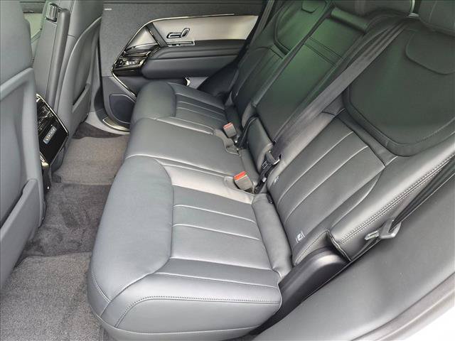 New 2026 Land Rover Range Rover Sport Dynamic SE AWD/4WD image 15