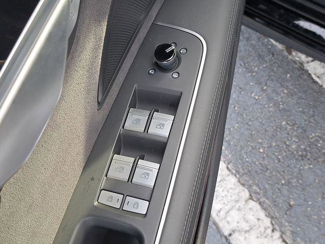 Certified 2025 Audi A8 L 3.0T w/ Executive Package AWD/4WD image 23