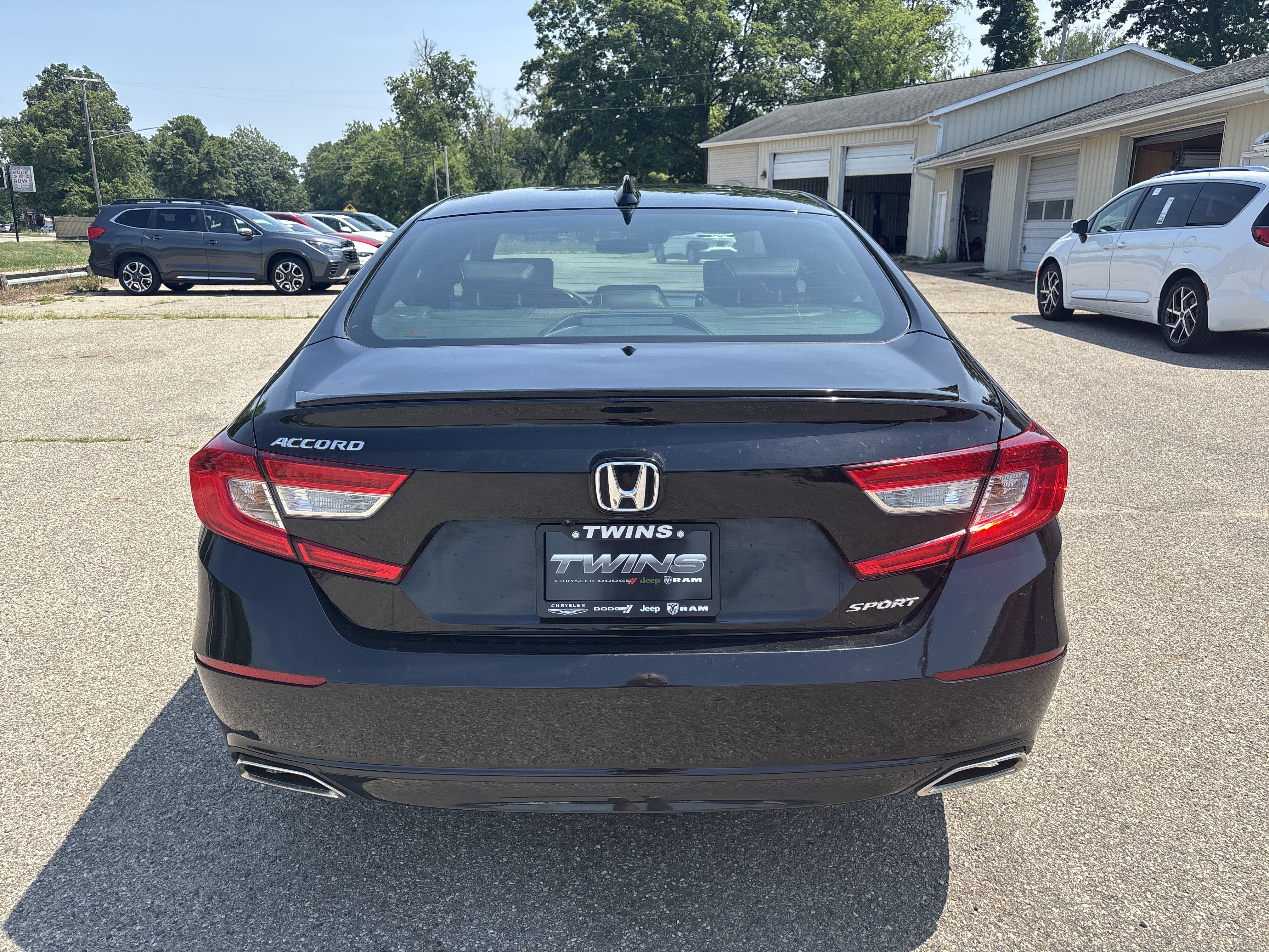 Used 2022 Honda Accord Sport image 4