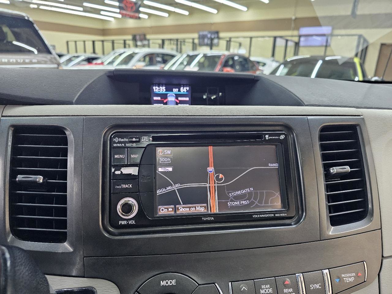 Used 2013 Toyota Sienna XLE image 34